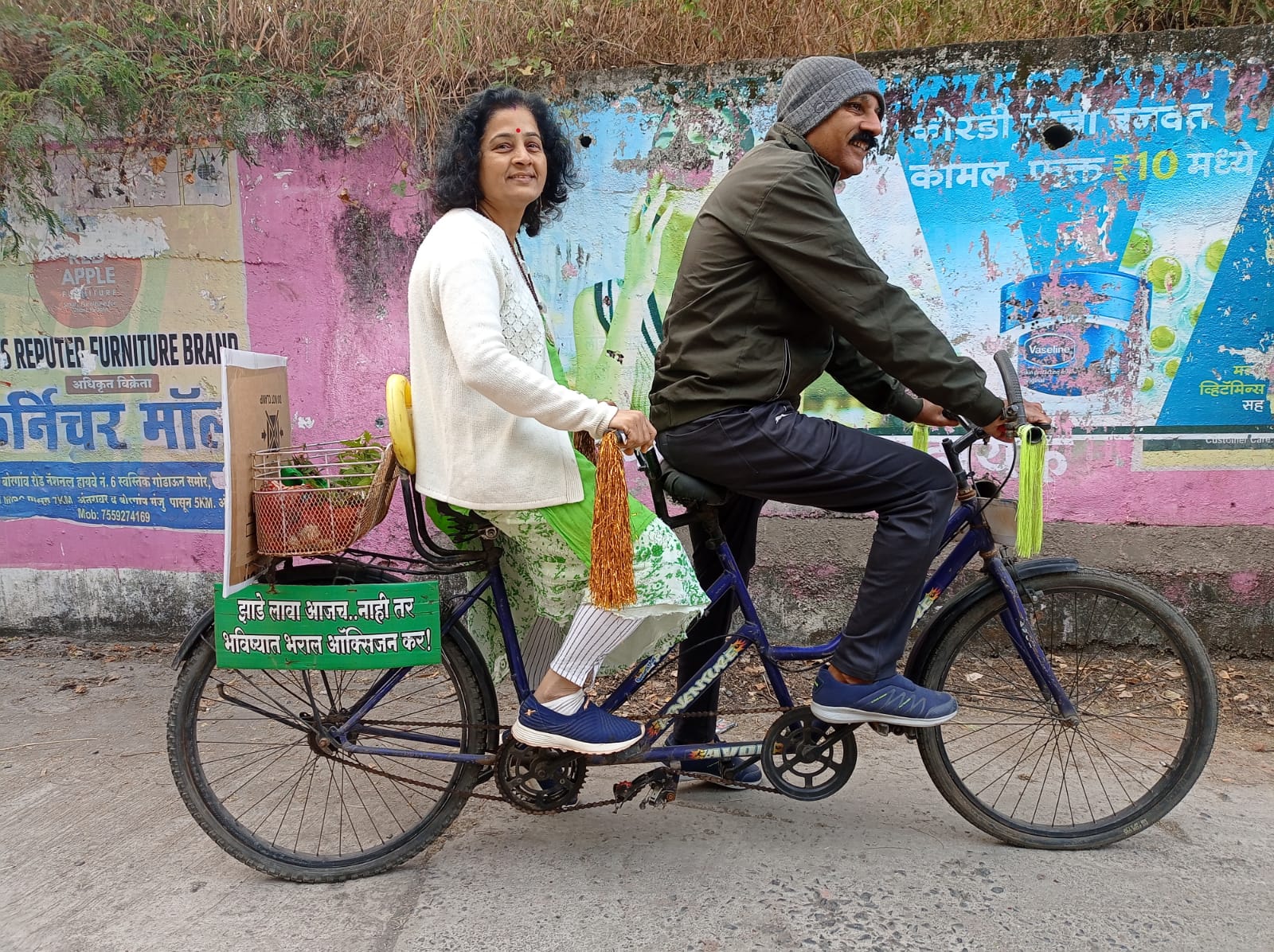 Dr. Manisha and Dr. Yogesh Paliwal Riding Special Tandem Bicycle For Awareness